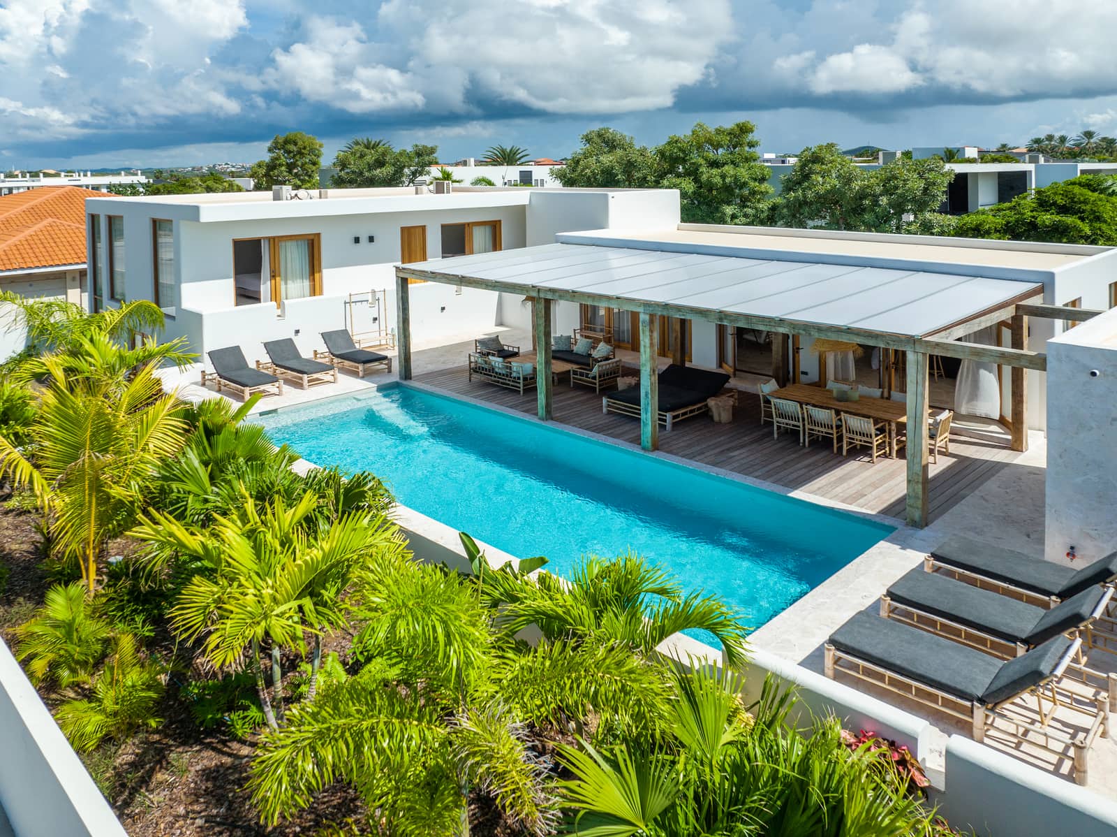 Luchtfoto van een villa met zwembad in Vista Royal, Jan Thiel